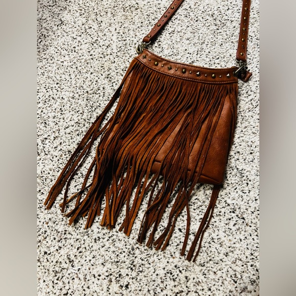 Shyanne Western Fringe Crossbody Purse - Picture 7 of 7